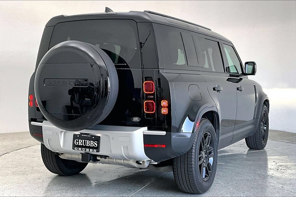 Used 2025 Land Rover Defender 110 S AWD/4WD image 2