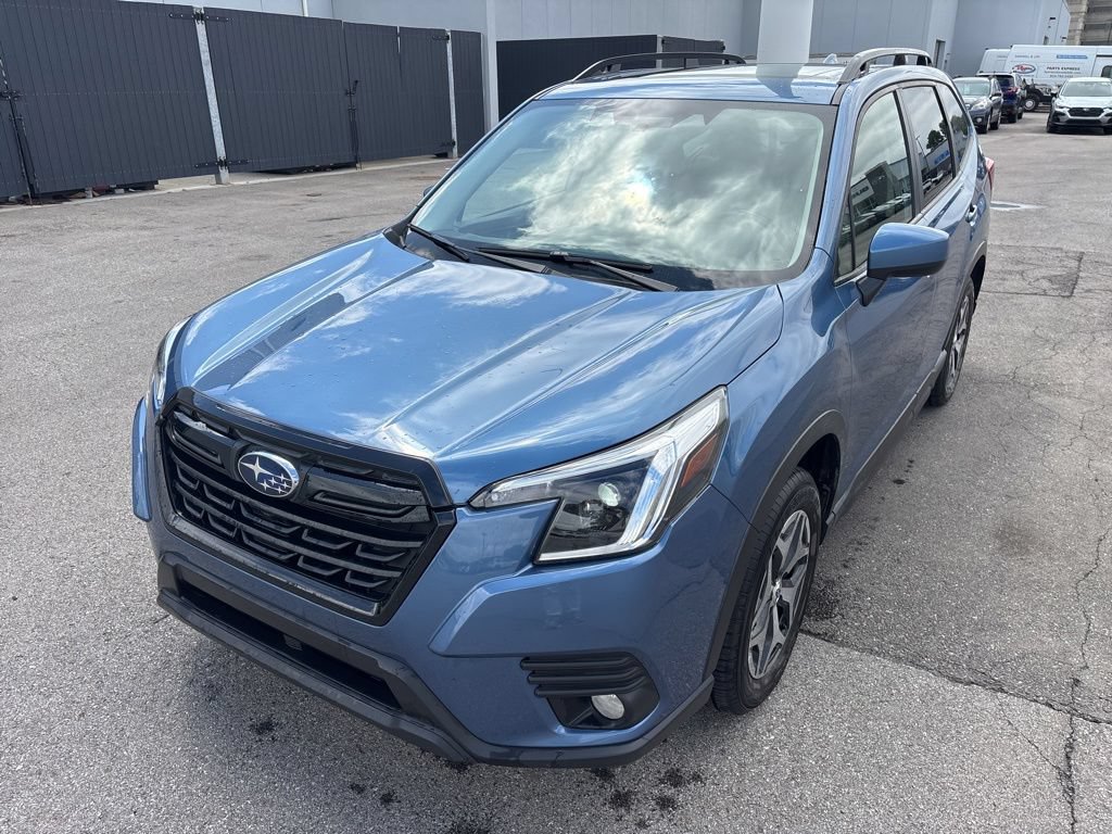 Certified 2023 Subaru Forester Premium AWD/4WD image 6