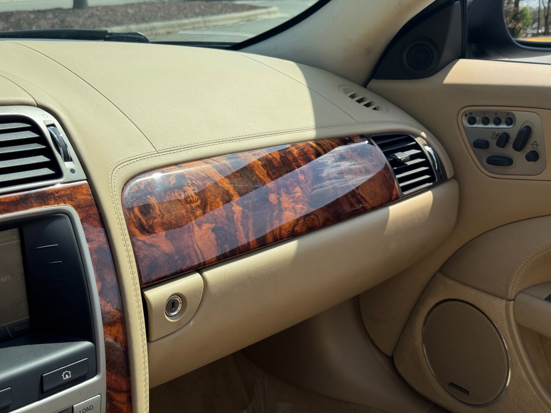 Used 2008 Jaguar XK Convertible image 40