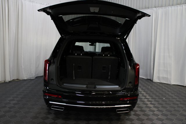 New 2025 Cadillac XT6 Luxury image 7