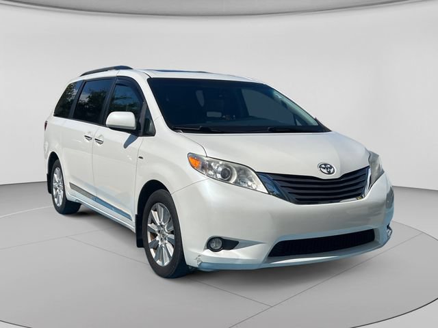 Used 2017 Toyota Sienna XLE w/ XLE Navigation Package AWD/4WD image 8