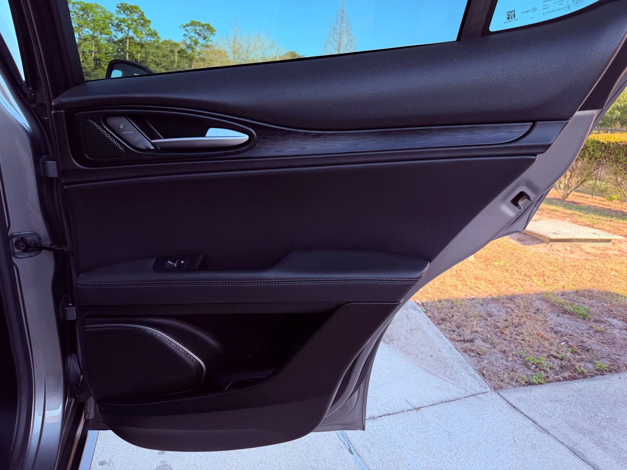 Used 2018 Alfa Romeo Stelvio AWD w/ Convenience Package image 30