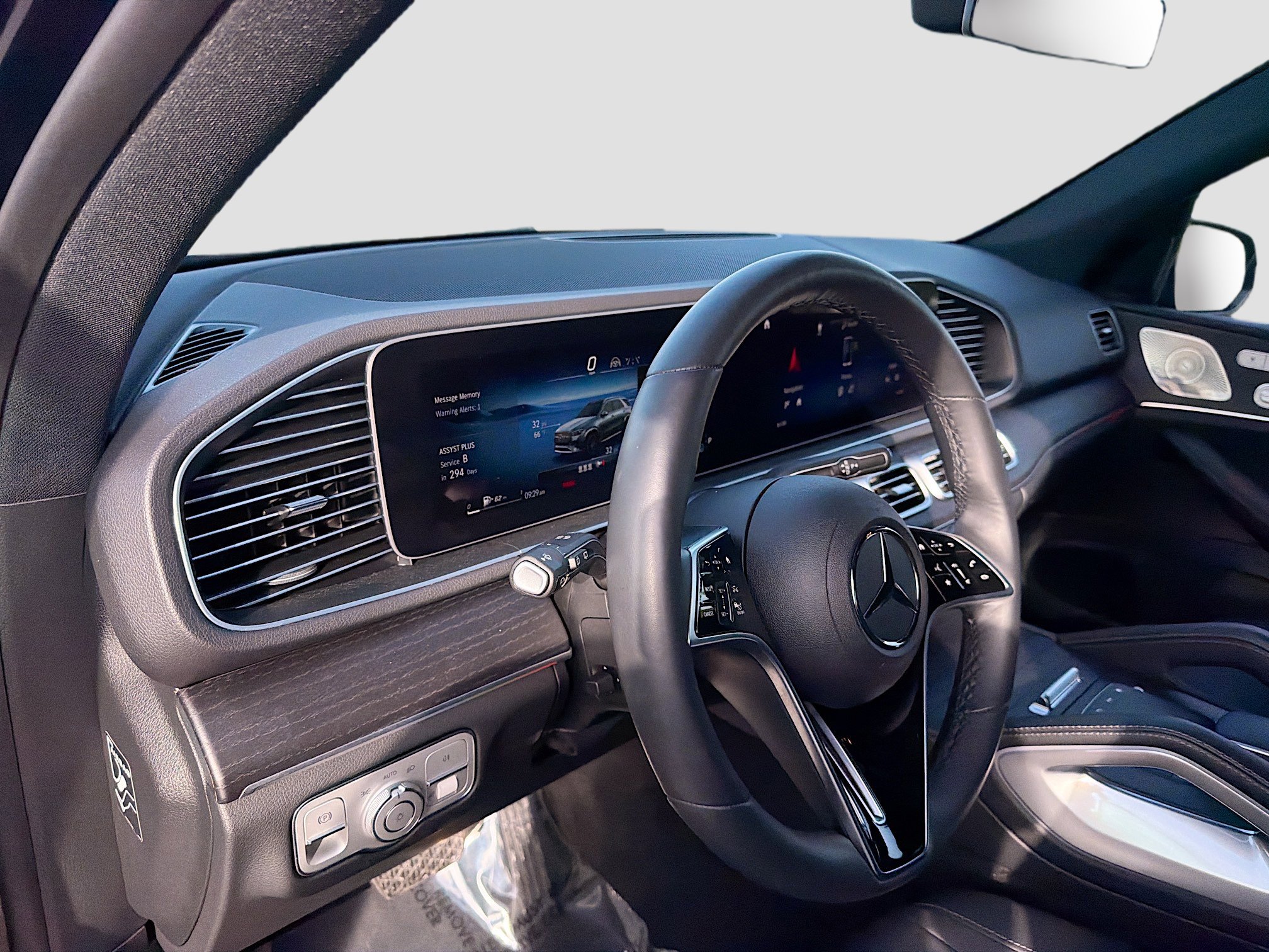 Used 2025 Mercedes-Benz GLE 450 4MATIC image 25