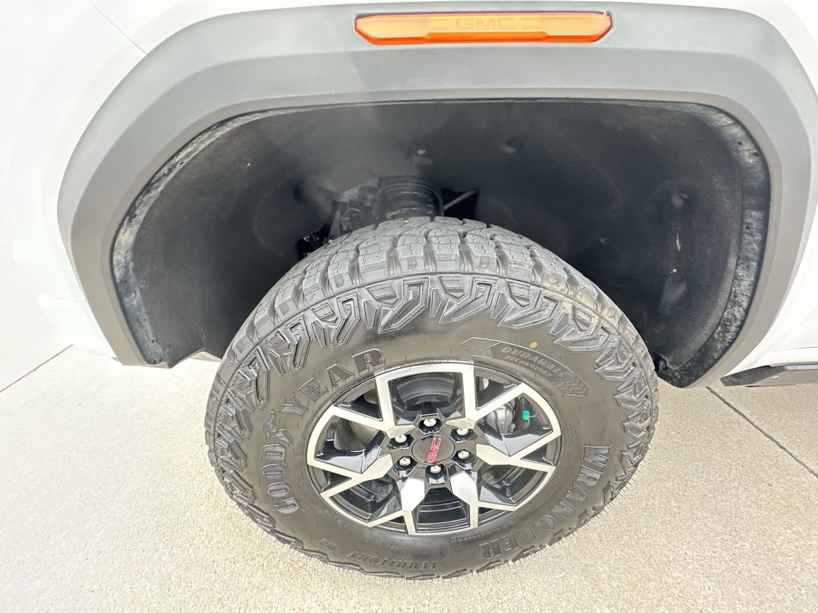 Used 2025 GMC Canyon AT4 w/ AT4X Package AWD/4WD image 34