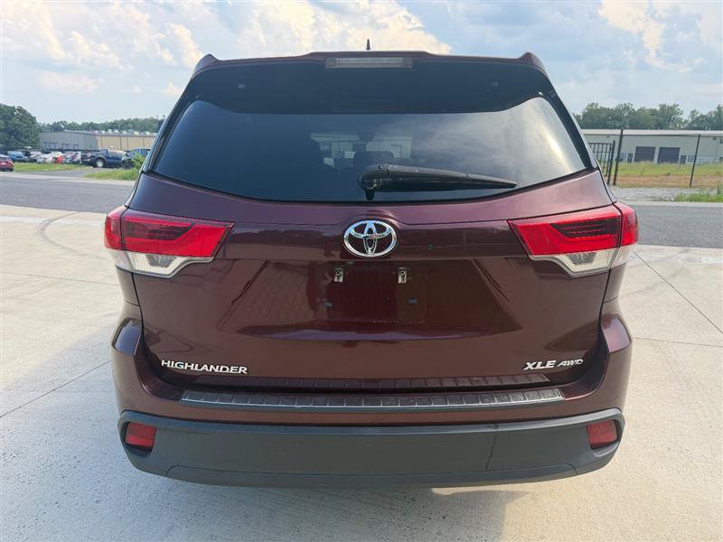 Used 2017 Toyota Highlander XLE w/ Protection Package #3 AWD/4WD image 6