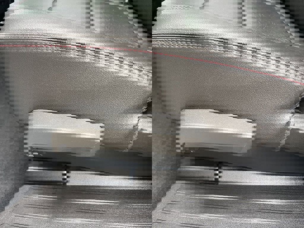 Used 2023 Chevrolet Traverse RS image 54