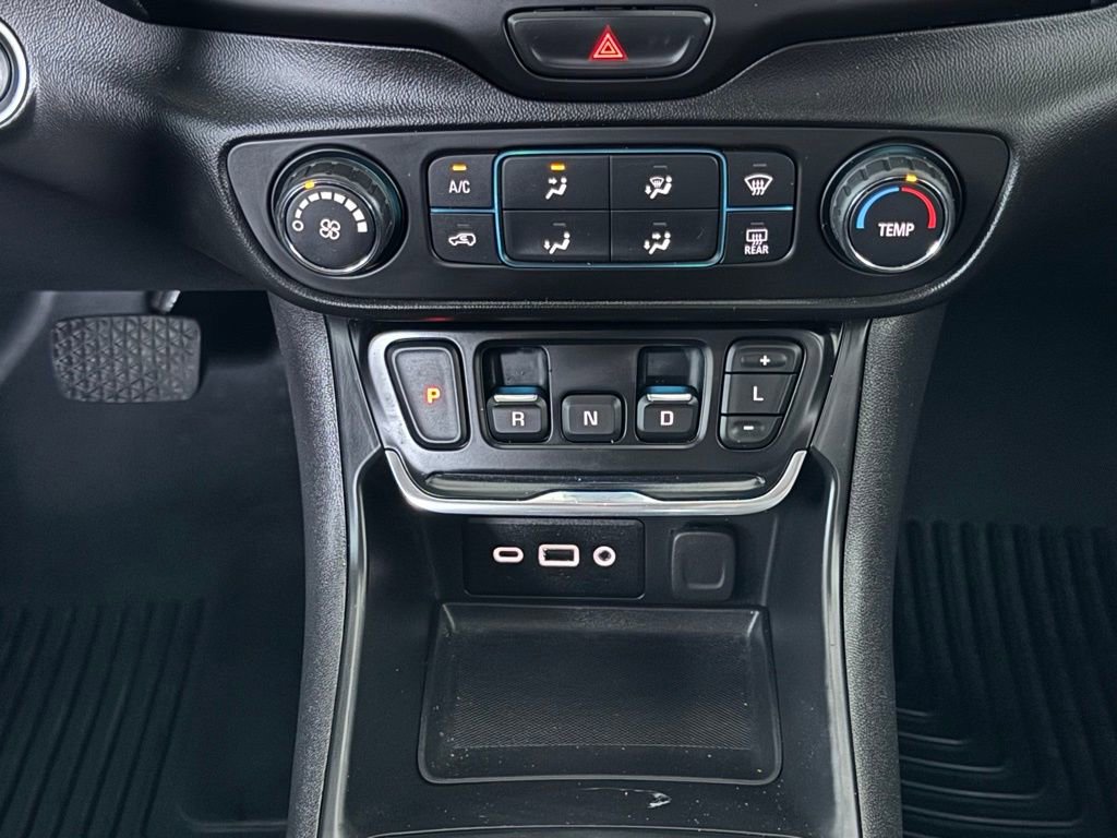 Used 2020 GMC Terrain SLE FWD image 31