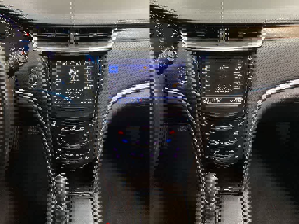 Used 2018 Cadillac XTS Luxury image 25