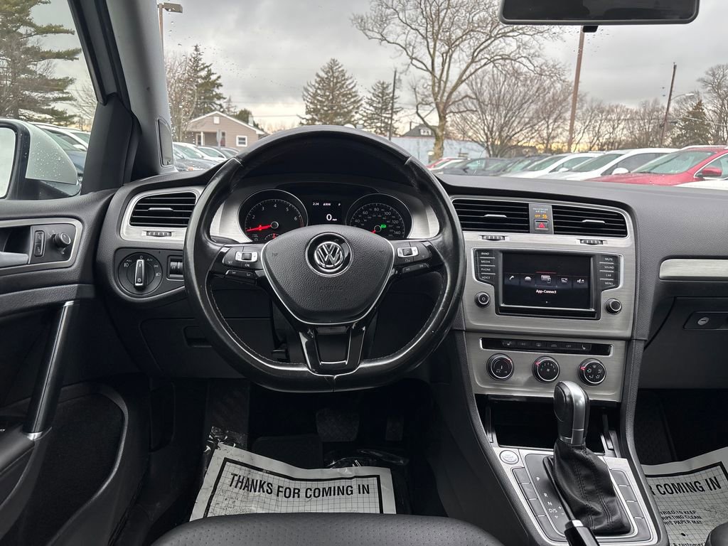 Used 2016 Volkswagen Golf SE image 20