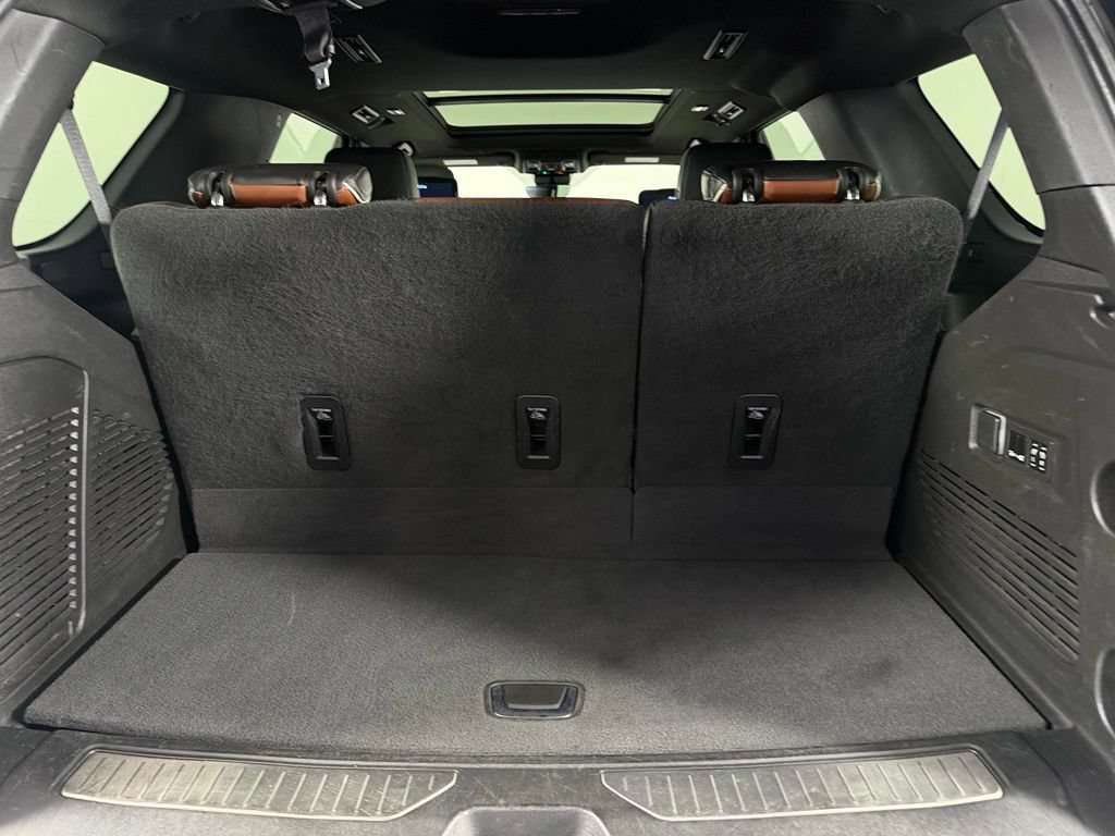 Used 2023 GMC Yukon Denali Ultimate AWD/4WD image 32