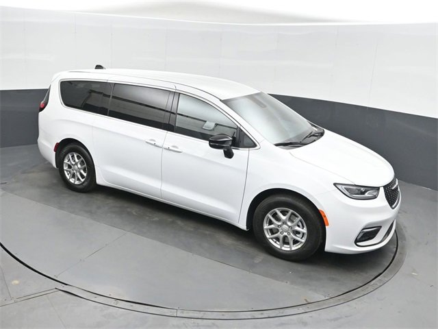 New 2026 Chrysler Pacifica Select image 27