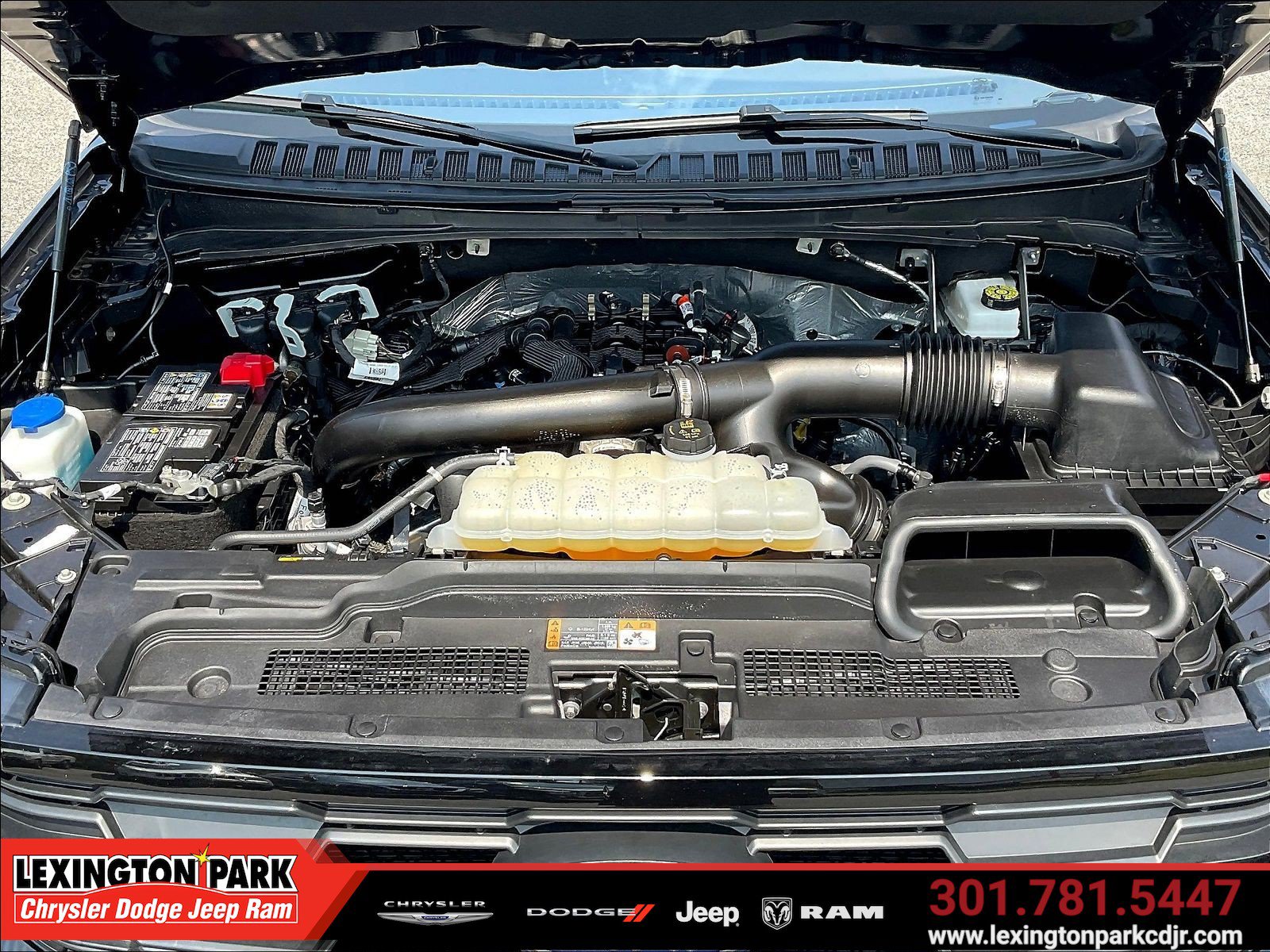 Used 2025 Ford Expedition Max Active AWD/4WD image 30