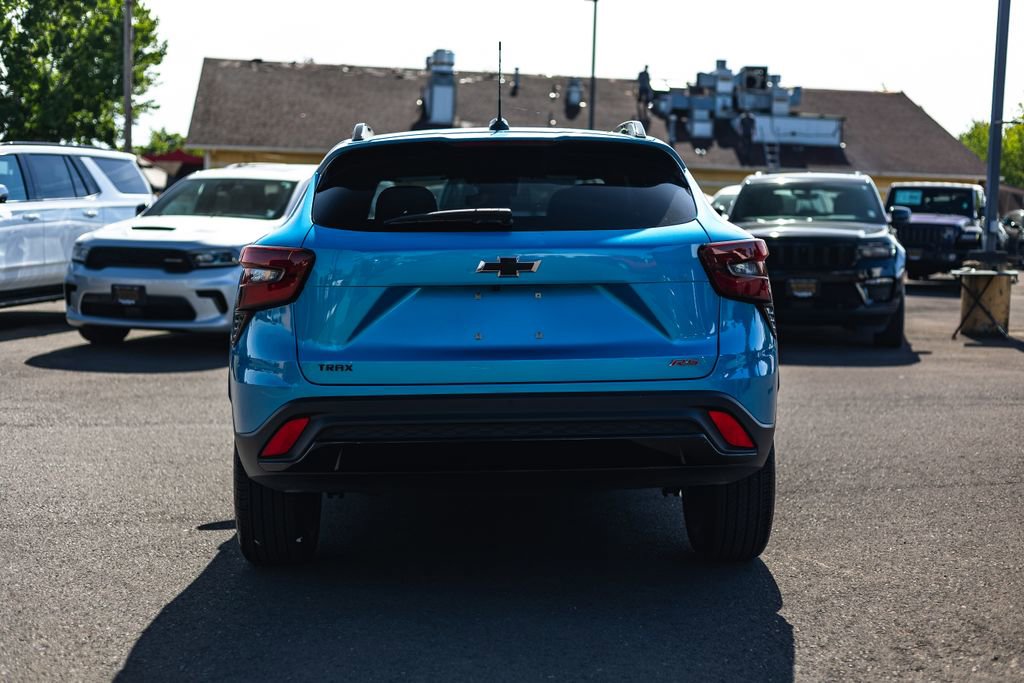 Used 2025 Chevrolet Trax RS w/ Sunroof Package FWD image 10