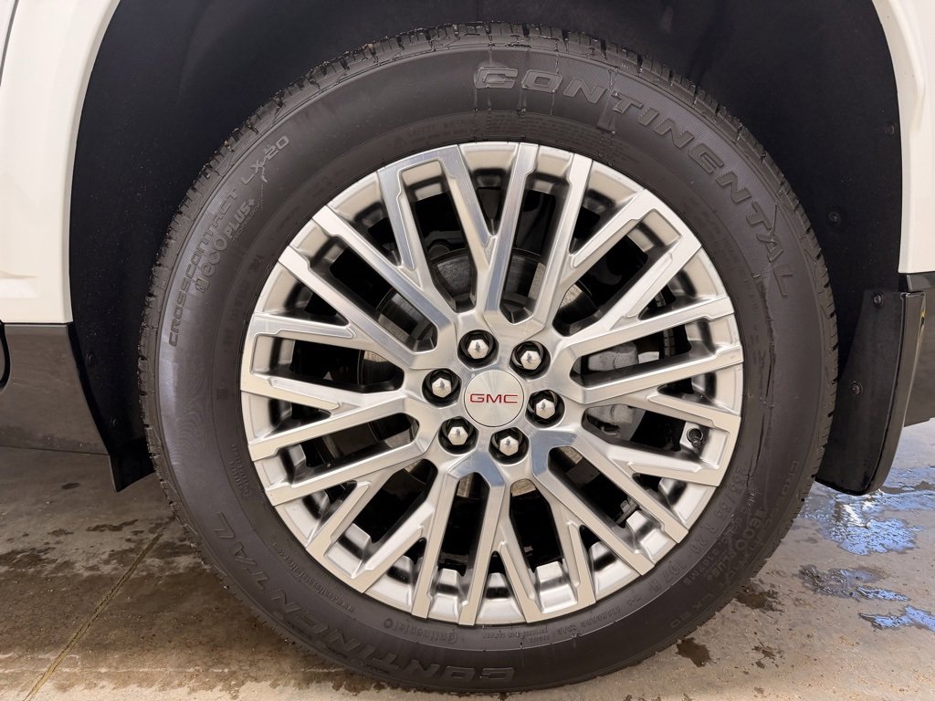 Used 2024 GMC Acadia Denali image 12