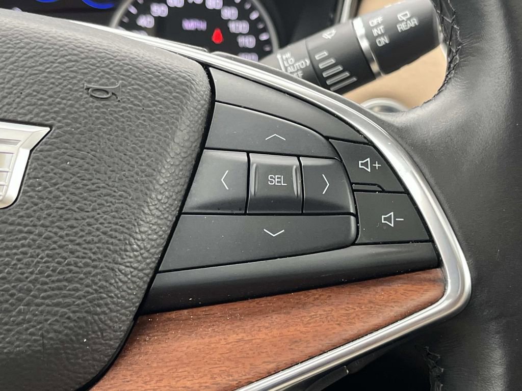 Used 2017 Cadillac XT5 Platinum w/ Driver Assist Package image 31