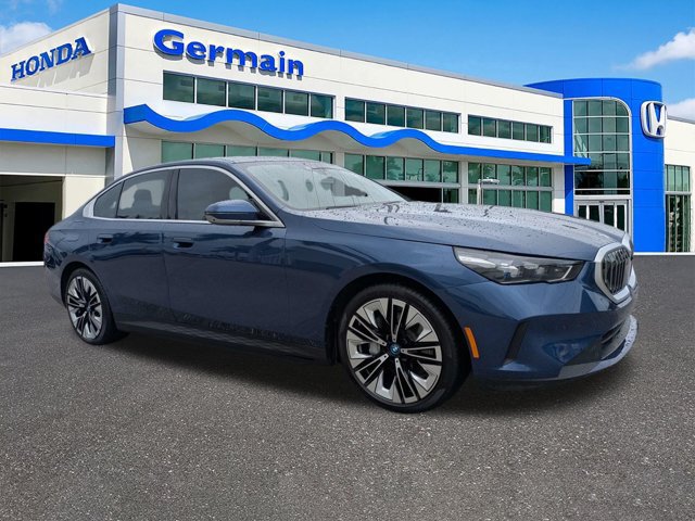Used 2024 BMW i5 eDrive40i w/ Premium Package RWD image 3