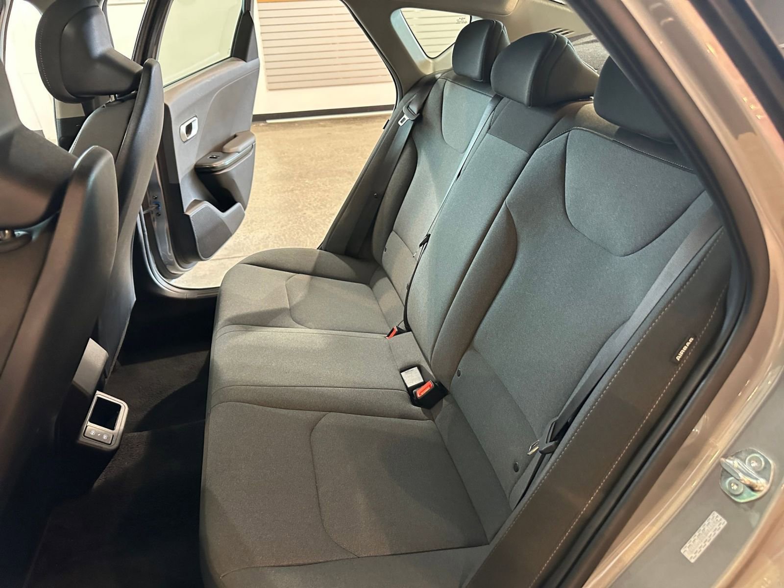 Used 2025 Kia K4 LXS image 38