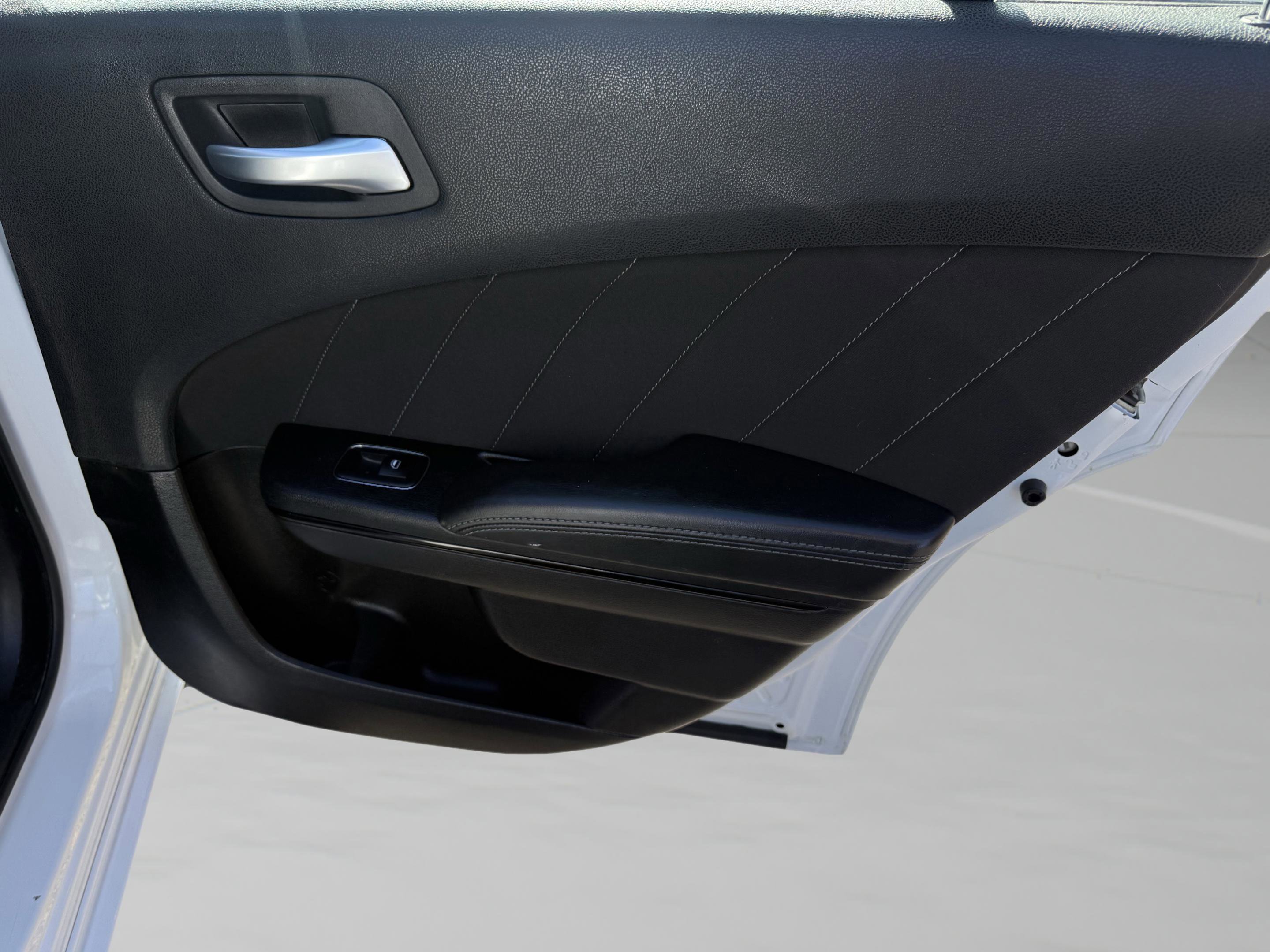 Used 2022 Dodge Charger SXT w/ Blacktop Package image 34