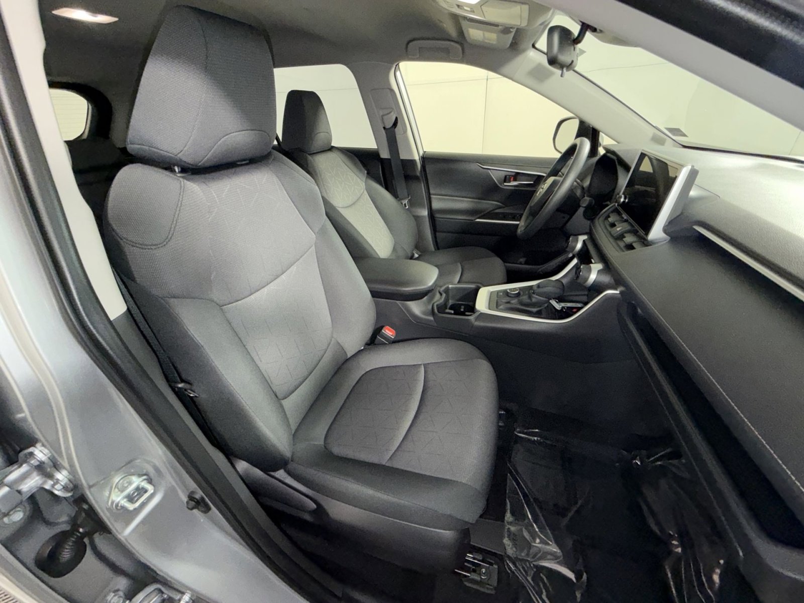 Used 2025 Toyota RAV4 XLE image 24