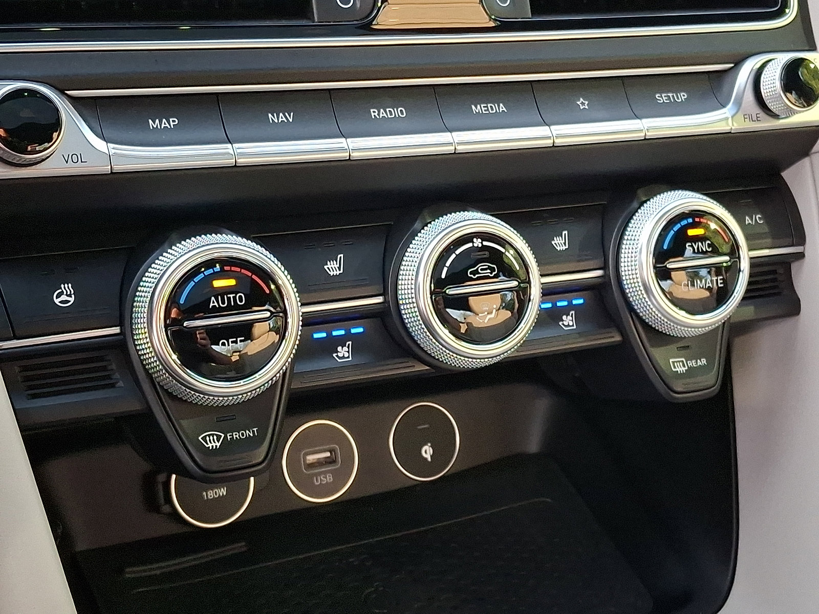 Certified 2023 Genesis G70 3.3T w/ Sport Prestige Package image 18