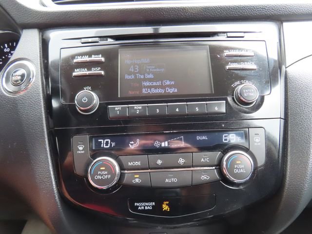 Used 2016 Nissan Rogue SV AWD/4WD image 18