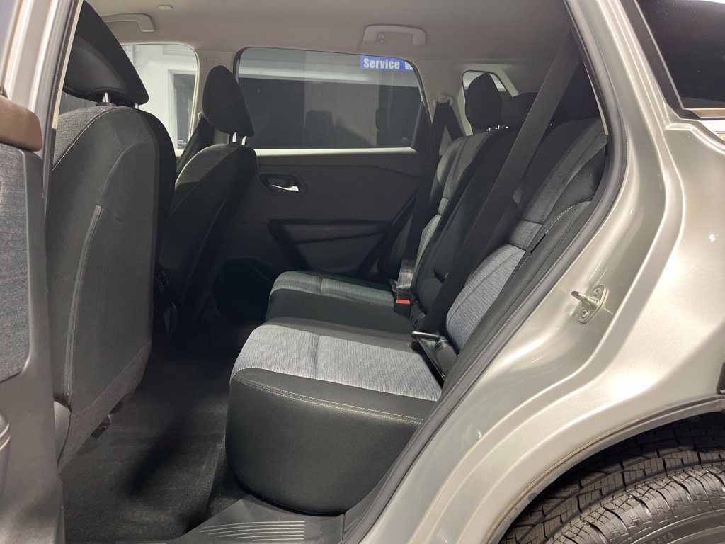 Used 2023 Nissan Rogue SV AWD/4WD image 33