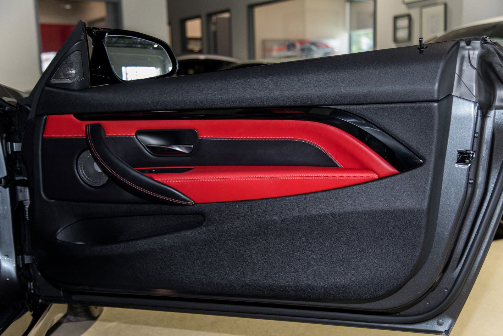 Used 2016 BMW M4 Convertible image 48