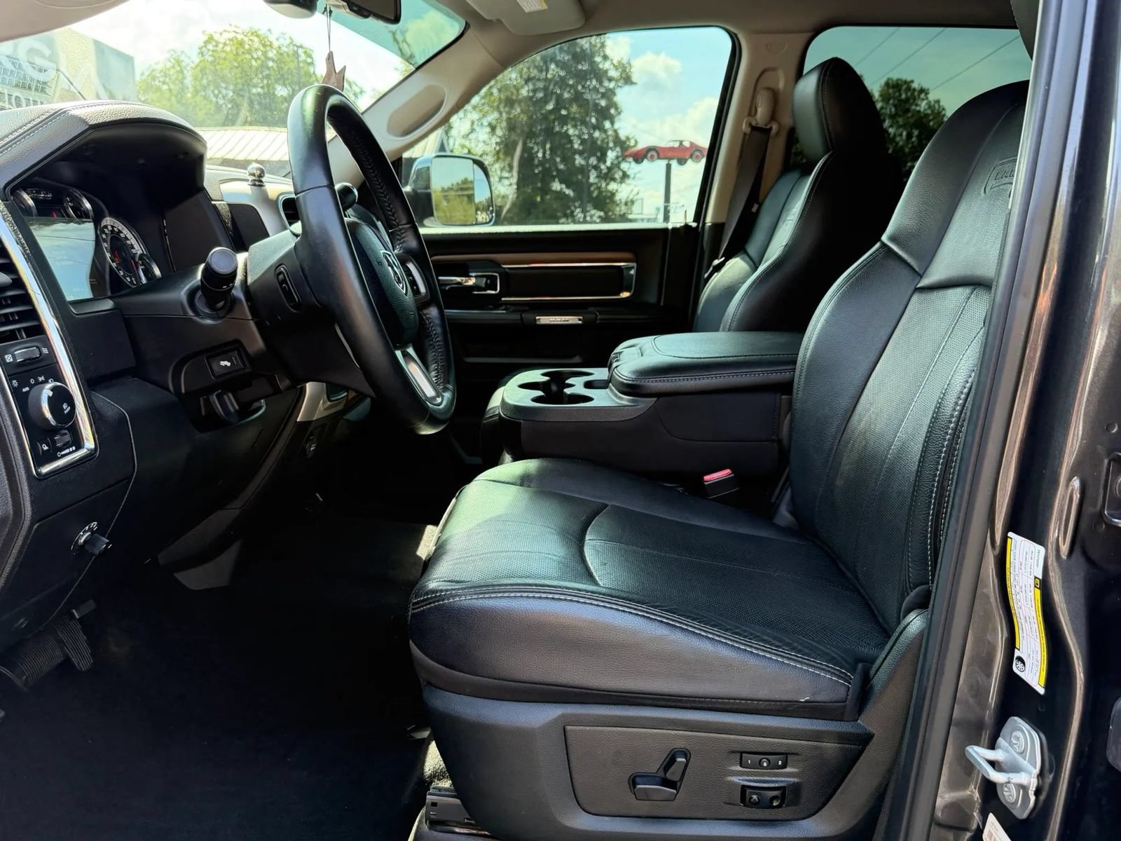 Used 2018 RAM 2500 Laramie w/ Convenience Group AWD/4WD image 12