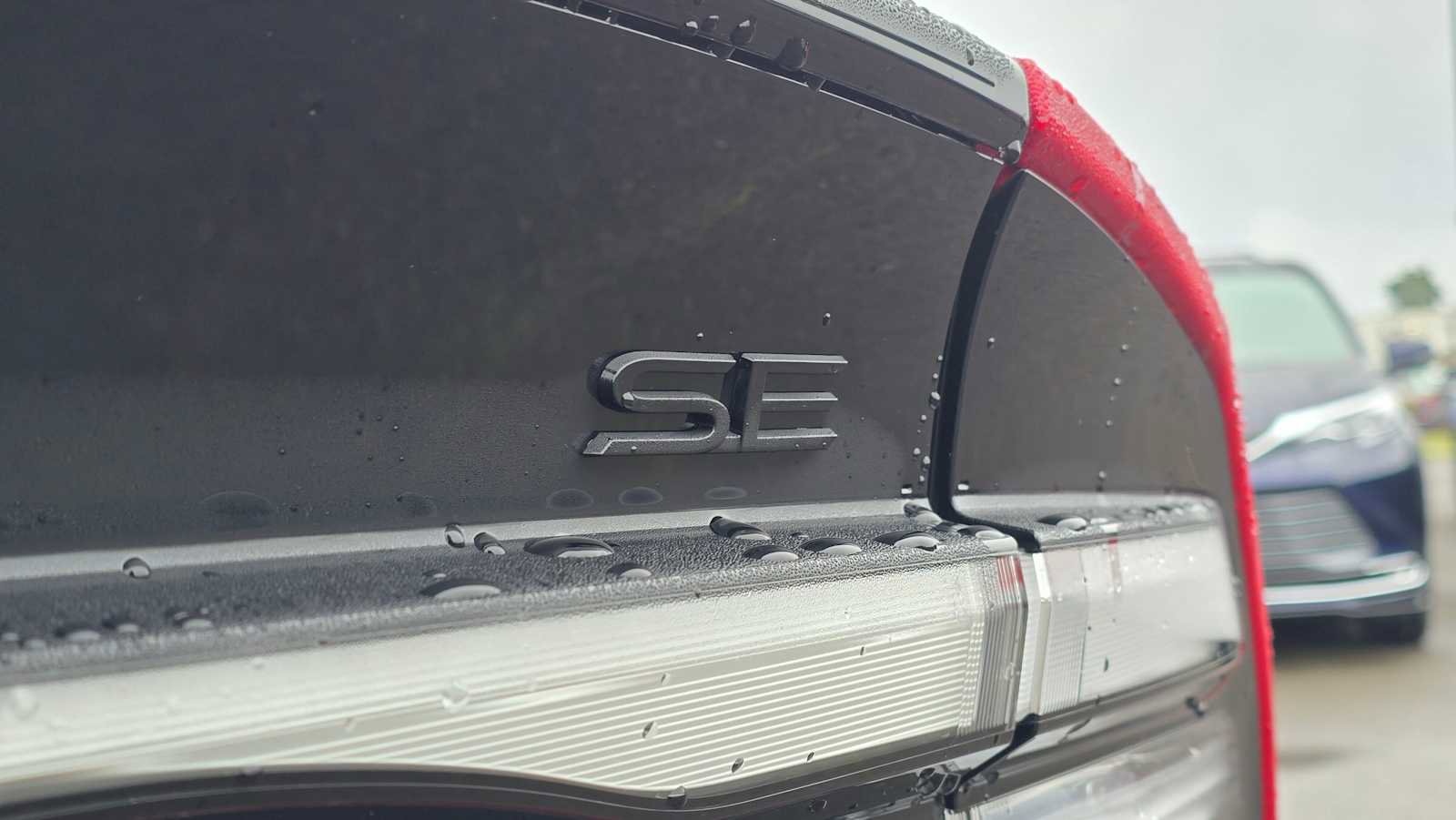 New 2025 Toyota Prius Plug-In Hybrid FWD image 17