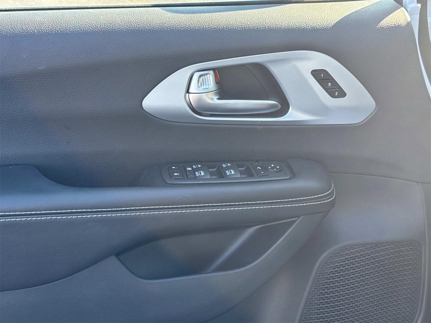 New 2026 Chrysler Pacifica Limited image 22