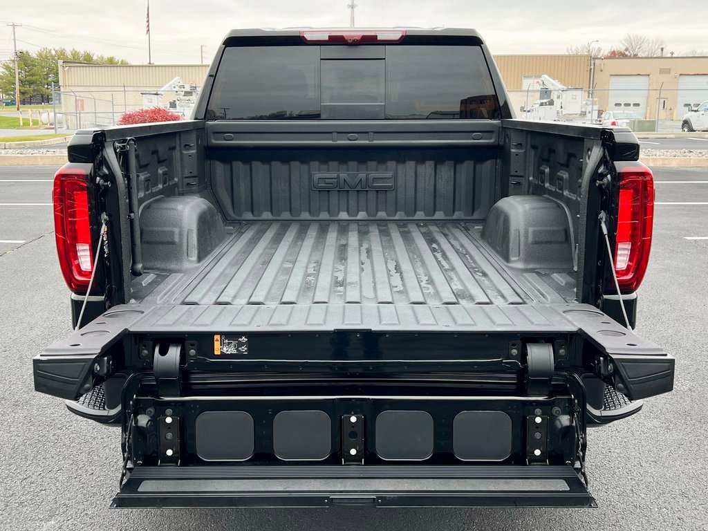 Used 2025 GMC Sierra 1500 AT4 w/ Technology Package image 13