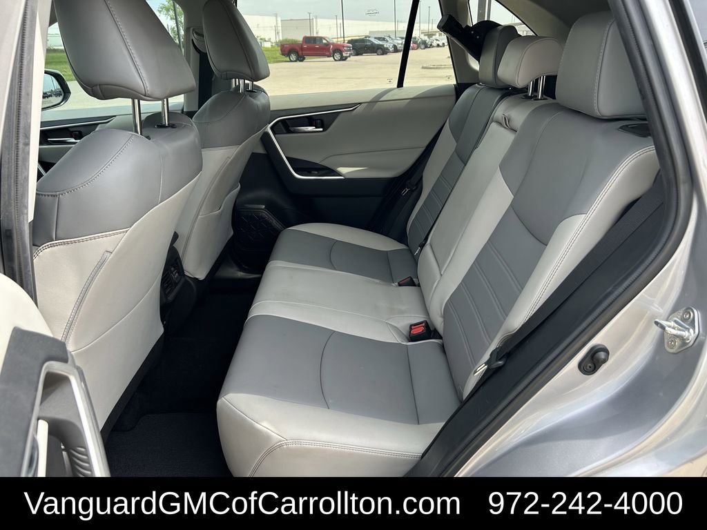 Used 2022 Toyota RAV4 XLE Premium image 28