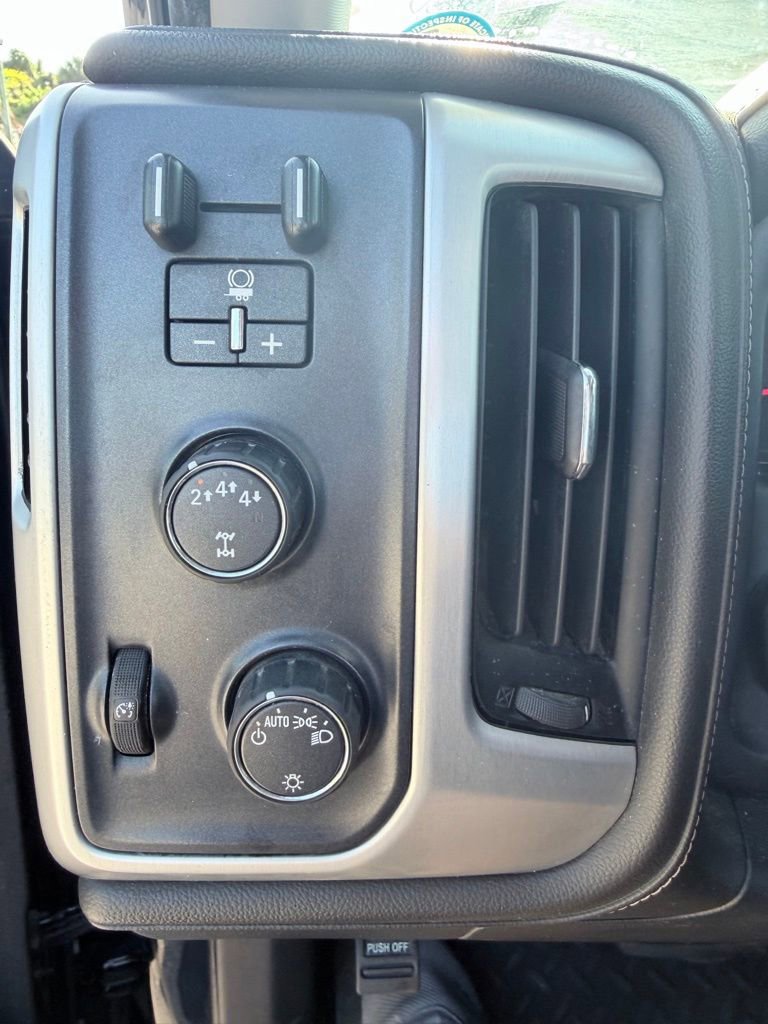 Used 2018 GMC Sierra 2500 SLE w/ Suspension Package, Off-Road AWD/4WD image 14