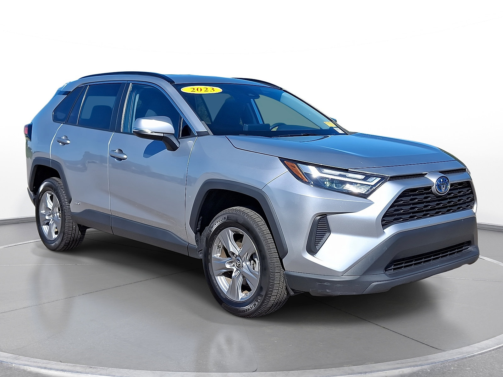 Used 2023 Toyota RAV4 XLE AWD/4WD image 1