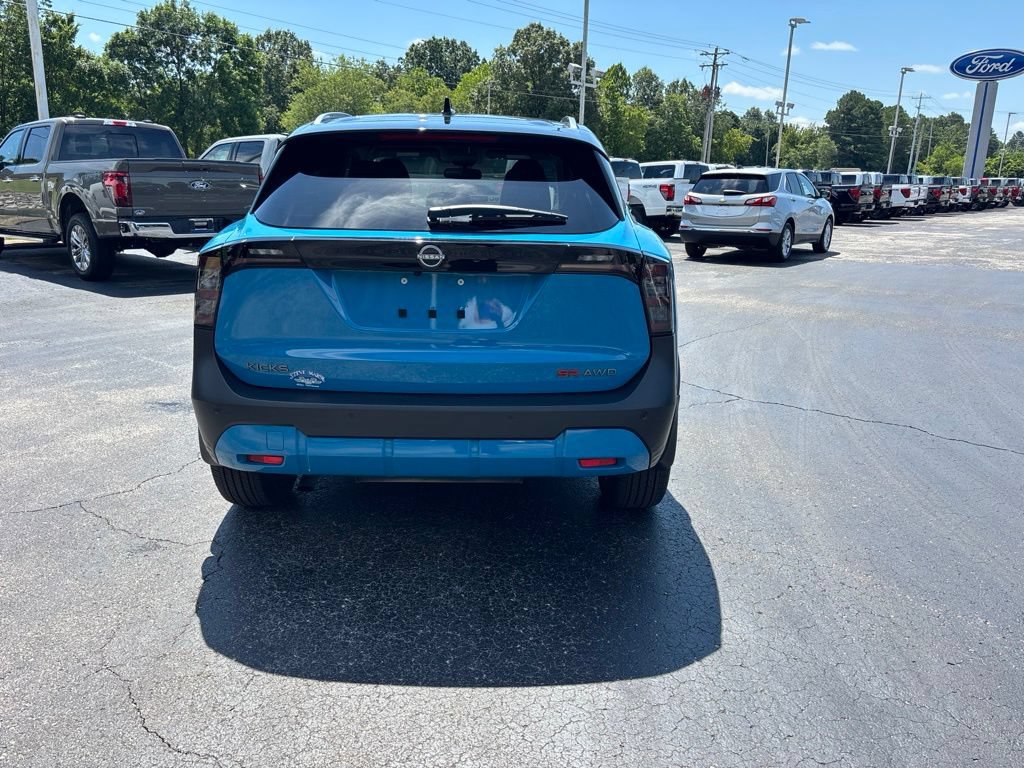 Used 2025 Nissan Kicks SR AWD/4WD image 6