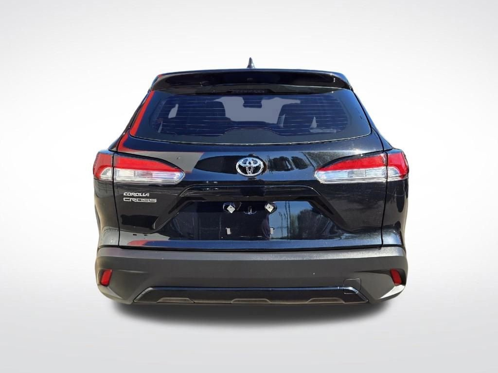 Used 2024 Toyota Corolla Cross L image 7