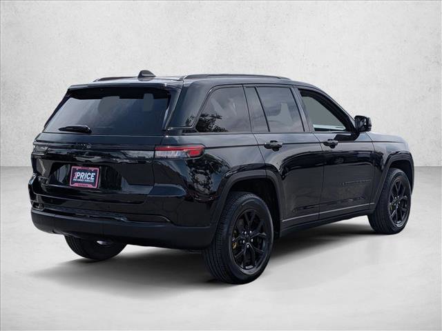 Used 2024 Jeep Grand Cherokee Altitude AWD/4WD image 5