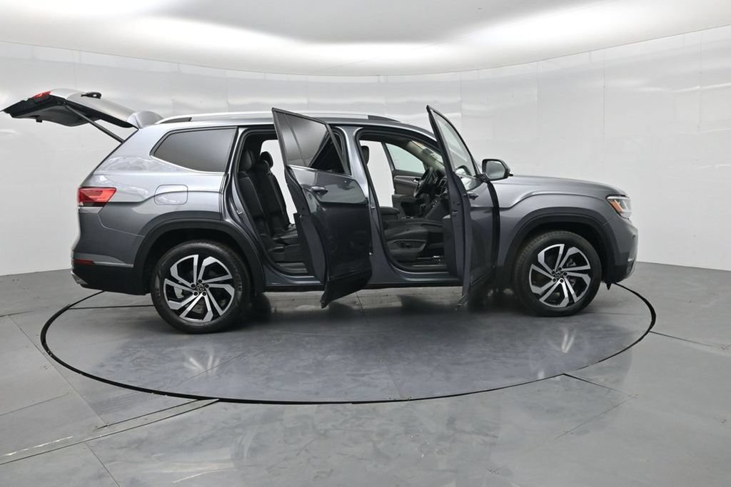Used 2023 Volkswagen Atlas SEL AWD/4WD image 3
