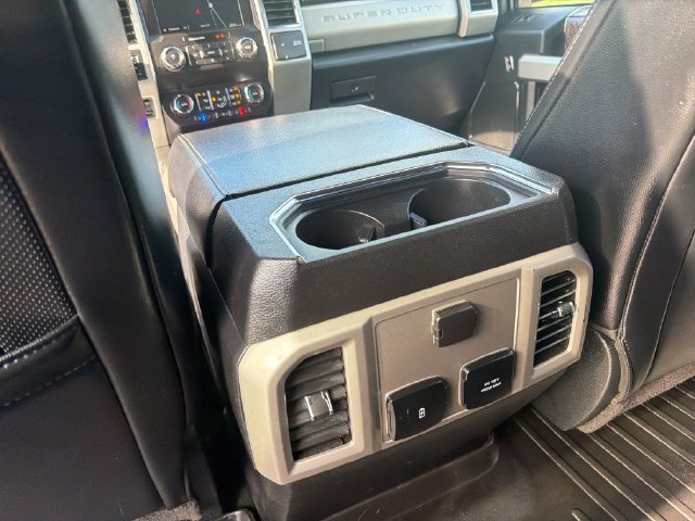 Used 2019 Ford F250 Lariat w/ Lariat Ultimate Package AWD/4WD image 28
