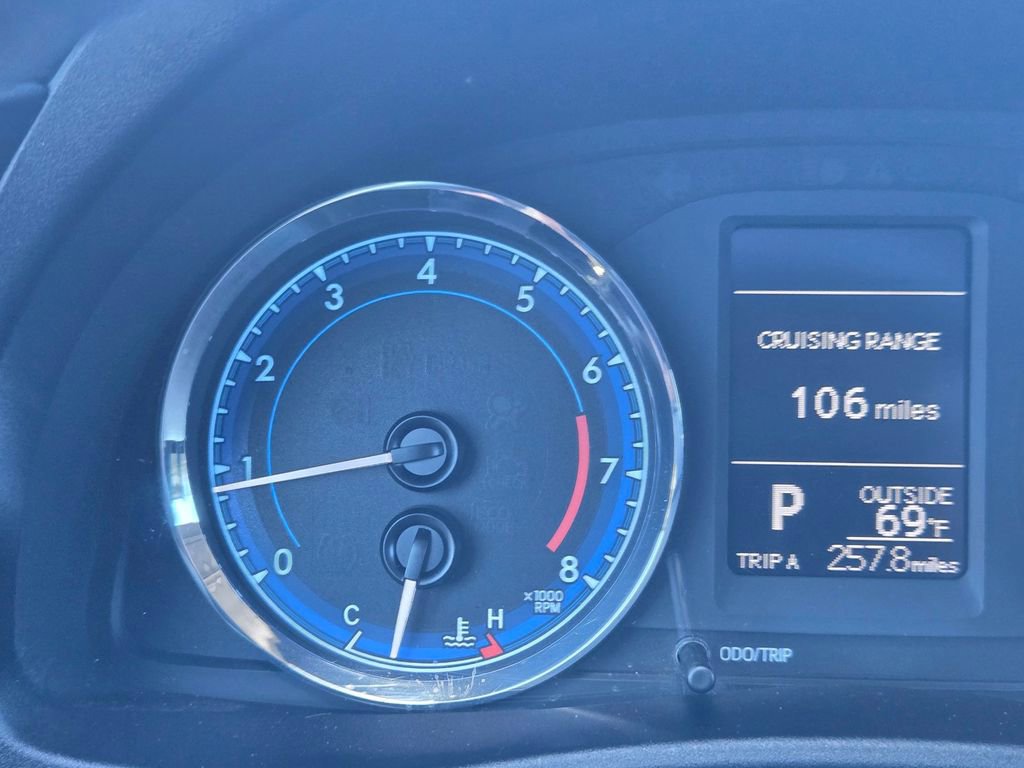 Used 2017 Toyota Corolla LE image 20