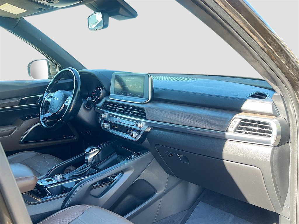 Used 2022 Kia Telluride SX w/ SX Prestige Package image 32