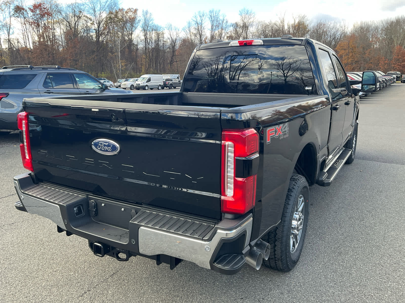 New 2026 Ford F250 Lariat w/ FX4 Off-Road Package image 3