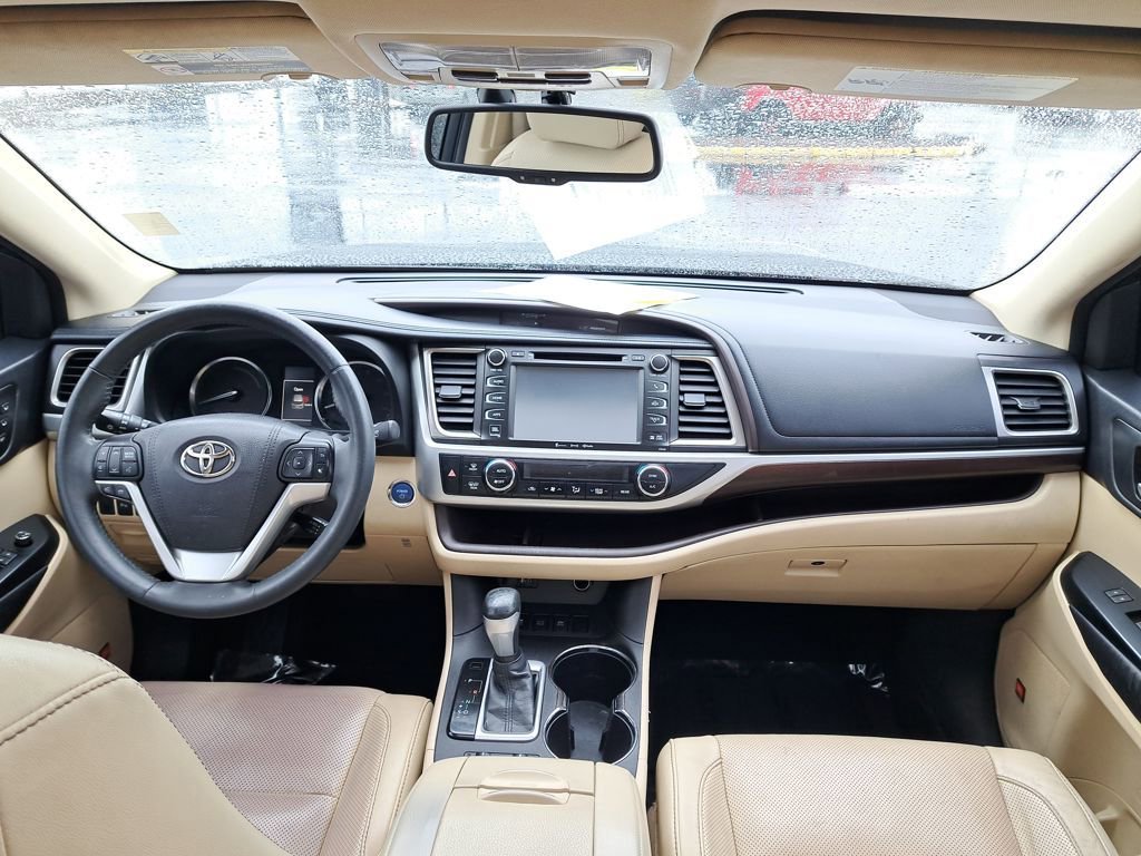 Used 2016 Toyota Highlander Limited AWD/4WD image 18