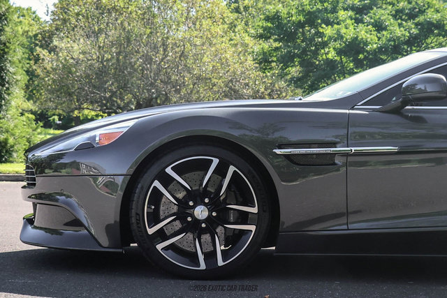 Used 2015 Aston Martin Vanquish Coupe RWD image 2