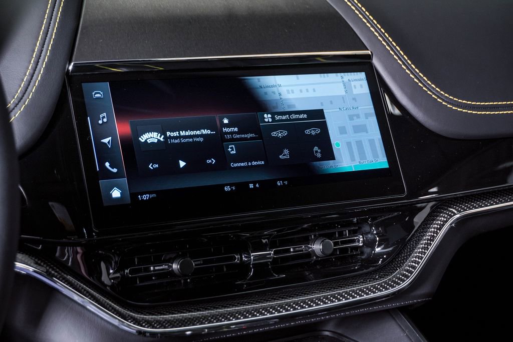 Used 2025 Aston Martin DBX 707 image 28
