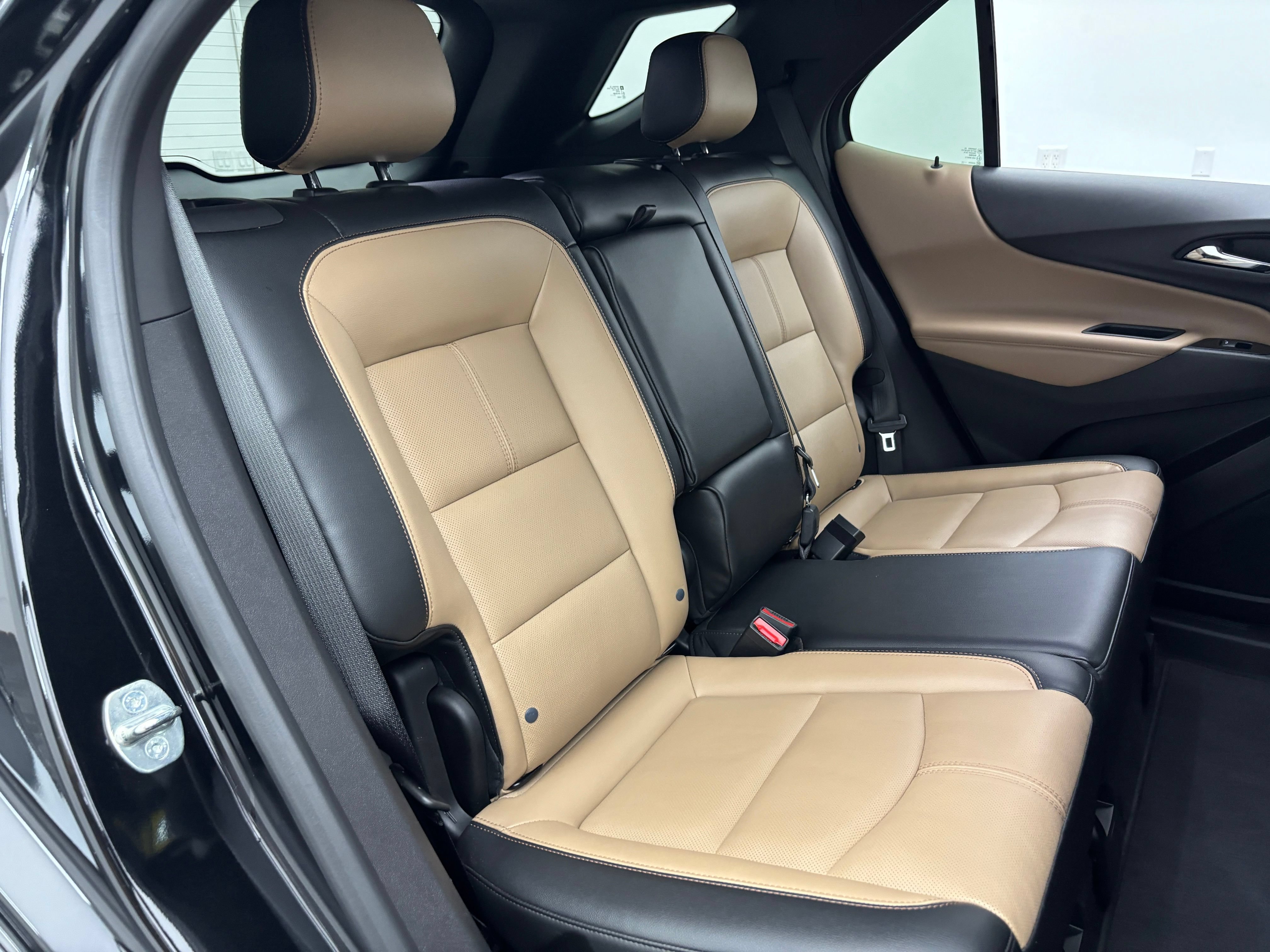 Used 2024 Chevrolet Equinox Premier AWD/4WD image 37