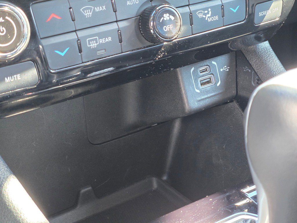 Used 2025 Jeep Compass Limited AWD/4WD image 28