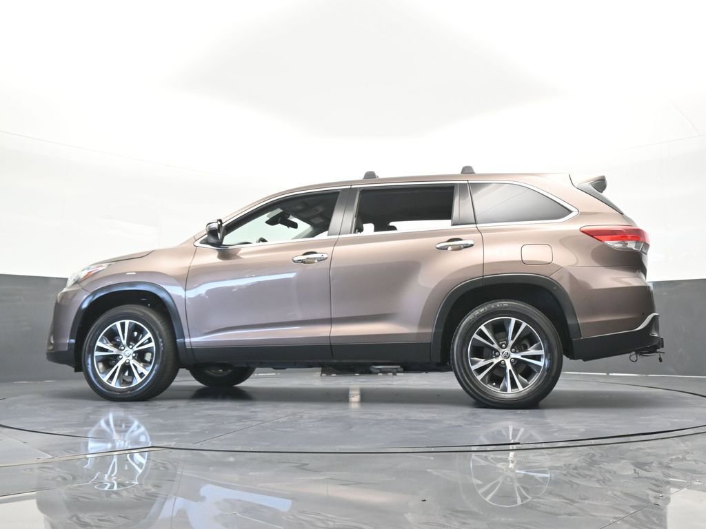 Used 2019 Toyota Highlander LE FWD image 55