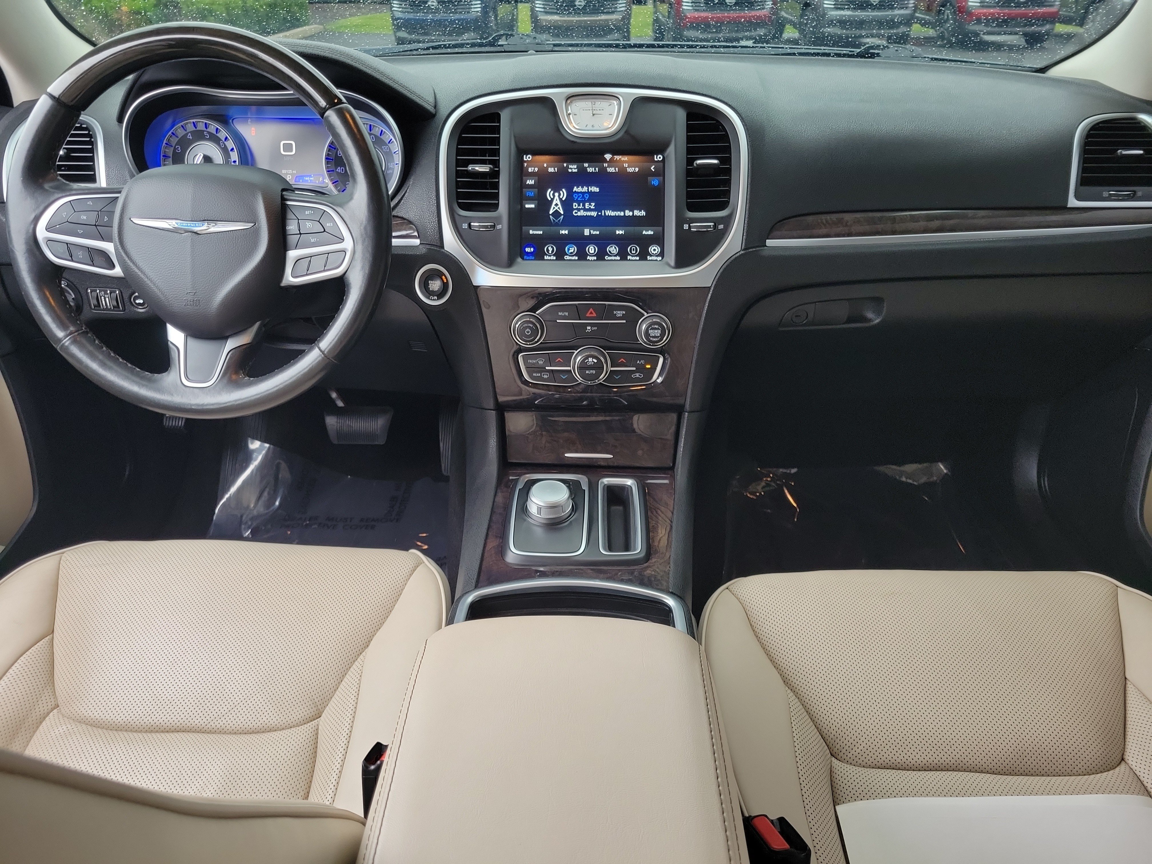 Used 2019 Chrysler 300 Limited RWD image 9