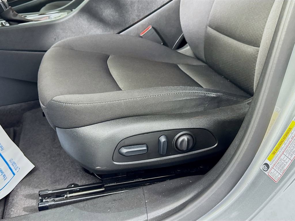 Used 2025 Chevrolet Malibu RS image 24